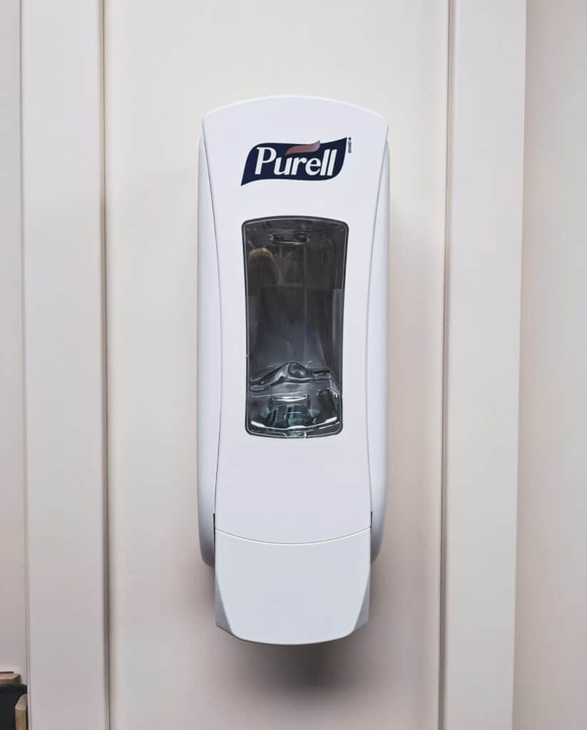 Optimisez votre espace avec un distributeur à savon