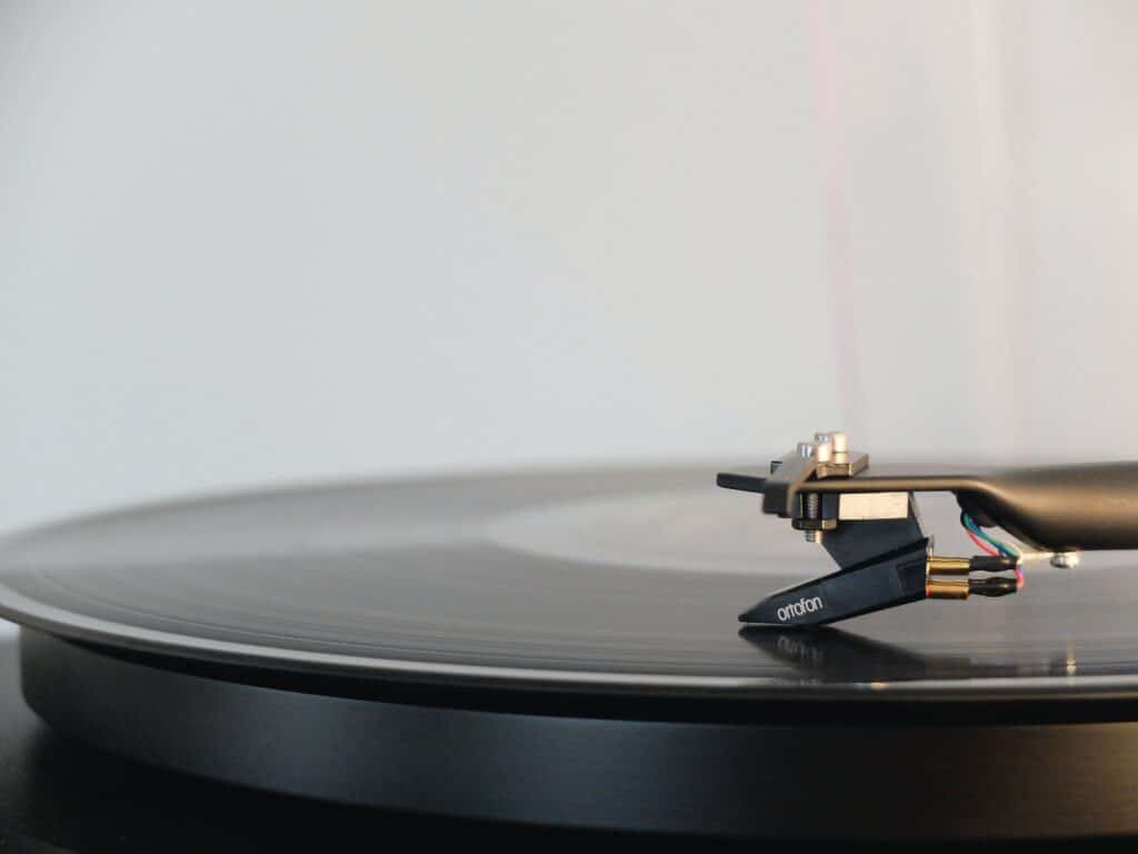 Le retour du vinyle : Pourquoi les disques vinyles sont de nouveau à la mode