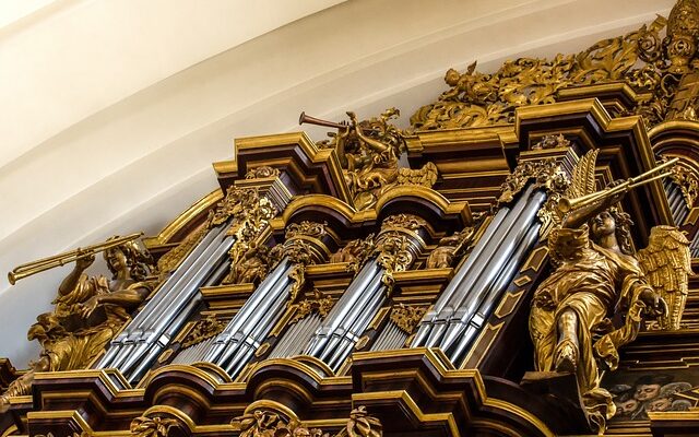 L’orgue dans les édifices historiques : explorer les joyaux de l’architecture organistique