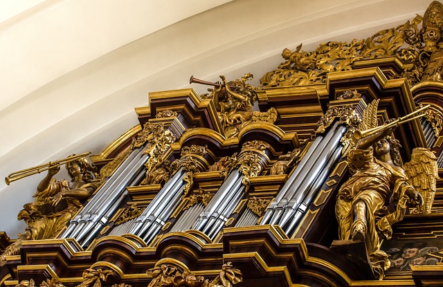 L&rsquo;orgue dans les édifices historiques : explorer les joyaux de l&rsquo;architecture organistique